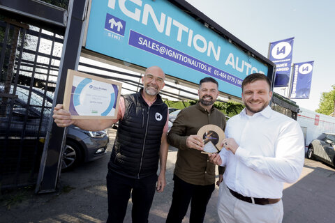 award presentation with bdm and the dealer